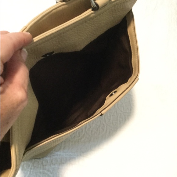 Coach leather purse, neutral buff color - Picture 4 of 6